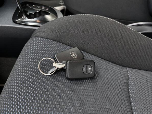 Toyota Vitz III (XP130) Рестайлинг 2 с пробегом 2018 года, цена 1 220 500 рублей, 71500 км, хэтчбек, Автокод Объявления