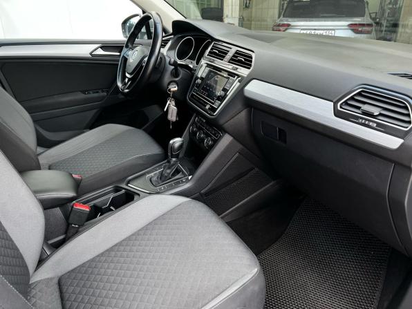 Volkswagen Tiguan II с пробегом 2018 года, цена 2 200 000 рублей, 123753 км, внедорожник, Автокод Объявления