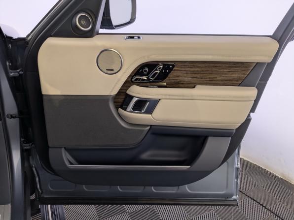 Land Rover Range Rover IV Рестайлинг с пробегом 2018 года, цена 7 055 000 рублей, 131260 км, внедорожник, Автокод Объявления