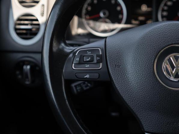 Volkswagen Tiguan I Рестайлинг с пробегом 2015 года, цена 2 140 000 рублей, 74201 км, внедорожник, Автокод Объявления