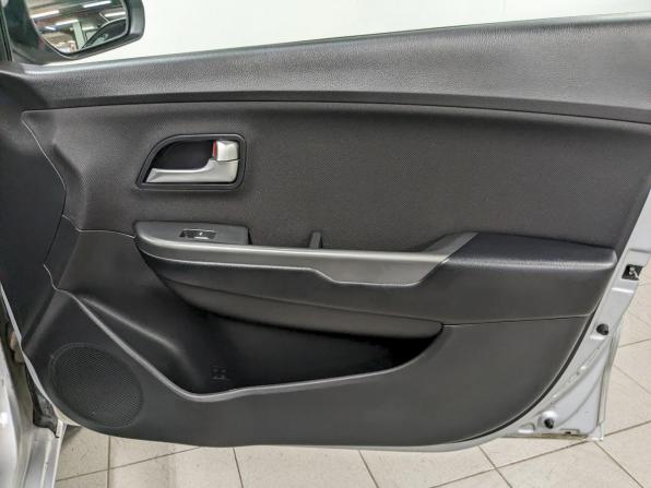 Kia Rio III Рестайлинг с пробегом 2016 года, цена 990 000 рублей, 142269 км, седан, Автокод Объявления