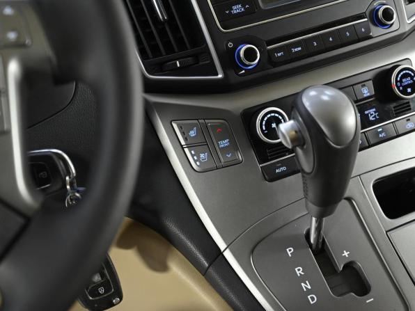 Hyundai H-1 II Рестайлинг 2 с пробегом 2019 года, цена 2 549 000 рублей, 115000 км, минивэн, Автокод Объявления