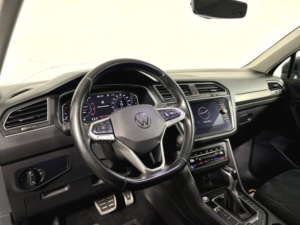 Volkswagen Tiguan II Рестайлинг с пробегом 2021 года, цена 3 300 000 рублей, 94000 км, внедорожник, Автокод Объявления