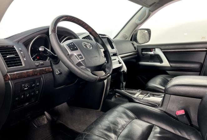 Toyota Land Cruiser 200 Series с пробегом 2012 года, цена 3 150 000 рублей, 286000 км, внедорожник, Автокод Объявления