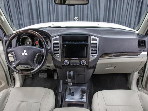 Mitsubishi Pajero IV Рестайлинг 2 с пробегом 2019 года, цена 3 798 000 рублей, 42300 км, внедорожник, Автокод Объявления