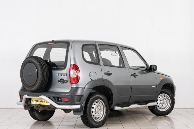 Chevrolet Niva I Рестайлинг с пробегом 2011 года, цена 849 000 рублей, 50000 км, внедорожник, Автокод Объявления