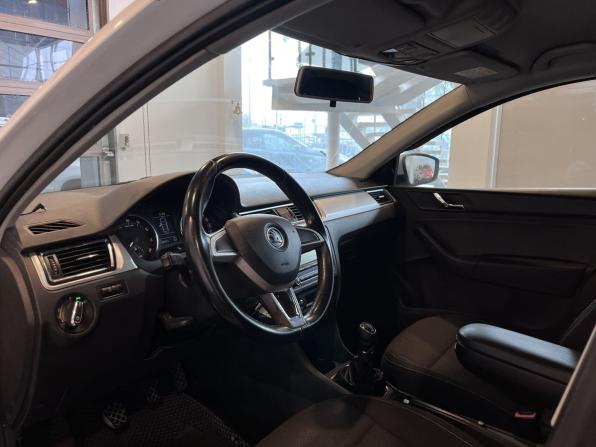 Skoda Rapid I с пробегом 2014 года, цена 680 000 рублей, 288566 км, лифтбек, Автокод Объявления