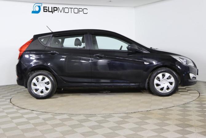 Hyundai Solaris I Рестайлинг с пробегом 2015 года, цена 939 990 рублей, 98538 км, хэтчбек, Автокод Объявления