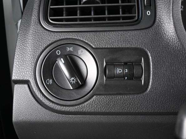 Volkswagen Polo V Рестайлинг с пробегом 2019 года, цена 1 279 000 рублей, 142656 км, седан, Автокод Объявления