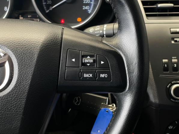 Mazda 3 II (BL) Рестайлинг с пробегом 2013 года, цена 917 000 рублей, 140464 км, седан, Автокод Объявления