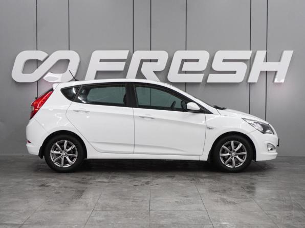 Hyundai Solaris I Рестайлинг с пробегом 2015 года, цена 989 000 рублей, 116312 км, хэтчбек, Автокод Объявления