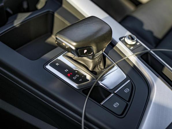 Audi A4 V (B9) Рестайлинг с пробегом 2020 года, цена 2 677 000 рублей, 165559 км, универсал, Автокод Объявления