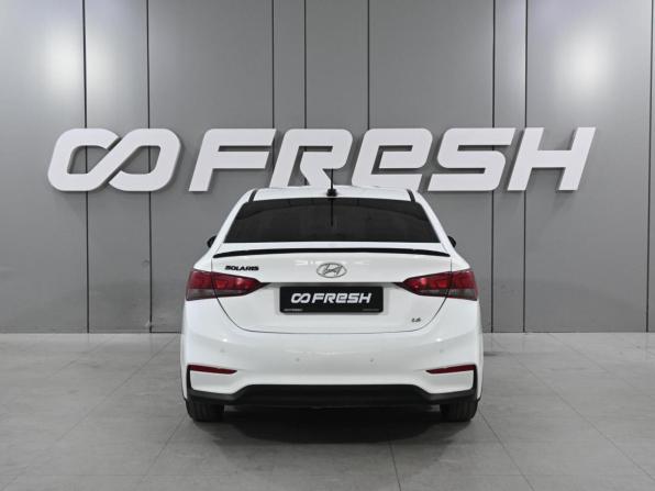 Hyundai Solaris II с пробегом 2018 года, цена 1 355 000 рублей, 194694 км, седан, Автокод Объявления