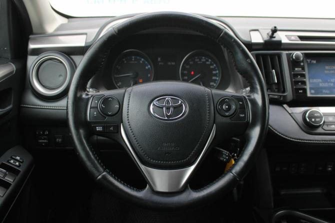 Toyota RAV4 IV (XA40) Рестайлинг с пробегом 2017 года, цена 2 150 000 рублей, 159000 км, внедорожник, Автокод Объявления
