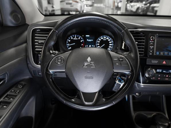 Mitsubishi Outlander III Рестайлинг 2 с пробегом 2016 года, цена 1 590 000 рублей, 215090 км, внедорожник, Автокод Объявления