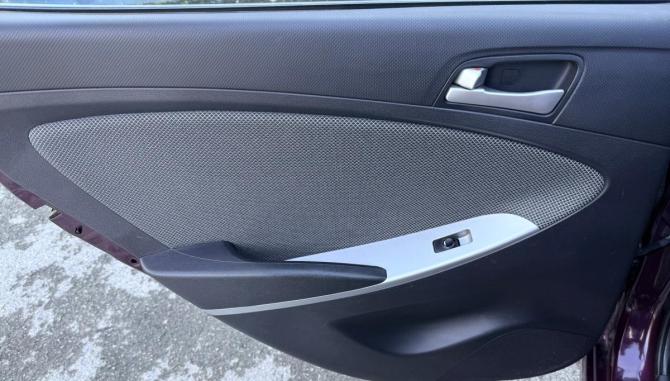 Hyundai Solaris I с пробегом 2013 года, цена 890 000 рублей, 96857 км, седан, Автокод Объявления