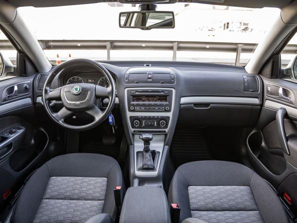 Skoda Octavia II (A5) Рестайлинг с пробегом 2012 года, цена 1 298 000 рублей, 62297 км, лифтбек, Автокод Объявления