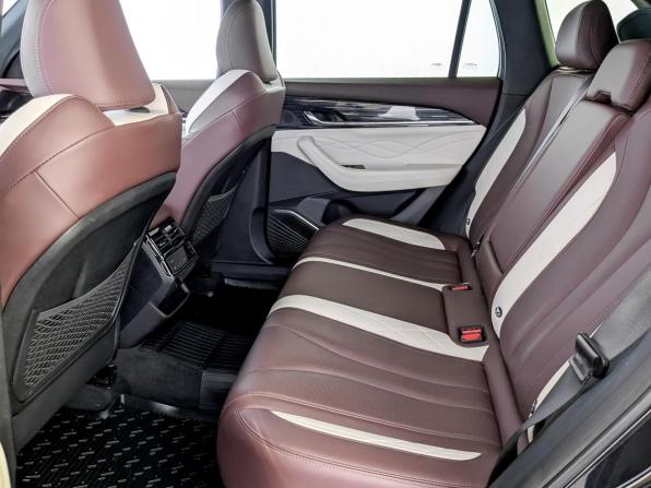 Geely Monjaro I с пробегом 2023 года, цена 3 315 000 рублей, 49262 км, внедорожник, Автокод Объявления