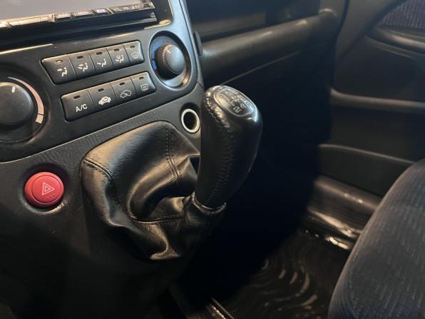 Honda Stream I с пробегом 2001 года, цена 300 000 рублей, 322631 км, компактвэн, Автокод Объявления