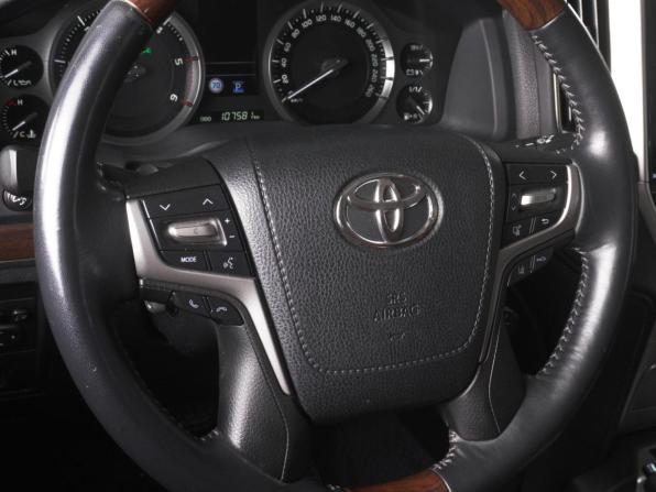 Toyota Land Cruiser 200 Series Рестайлинг 2 с пробегом 2016 года, цена 6 599 000 рублей, 107581 км, внедорожник, Автокод Объявления