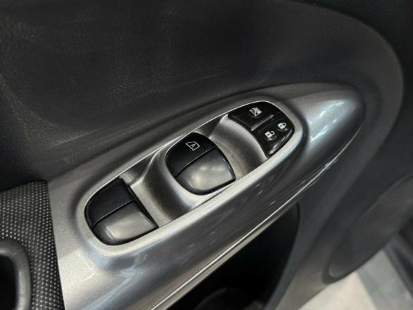 Nissan Juke I с пробегом 2012 года, цена 950 000 рублей, 174791 км, внедорожник, Автокод Объявления