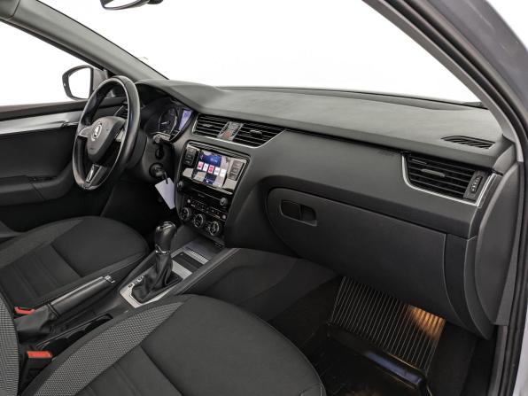 Skoda Octavia III (A7) Рестайлинг с пробегом 2017 года, цена 1 920 000 рублей, 63777 км, лифтбек, Автокод Объявления