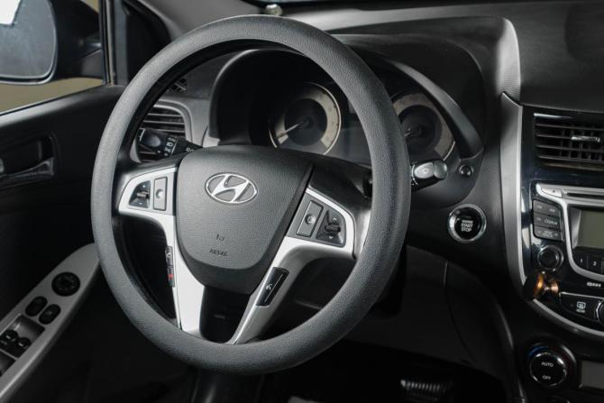Hyundai Solaris I с пробегом 2013 года, цена 899 000 рублей, 198000 км, седан, Автокод Объявления