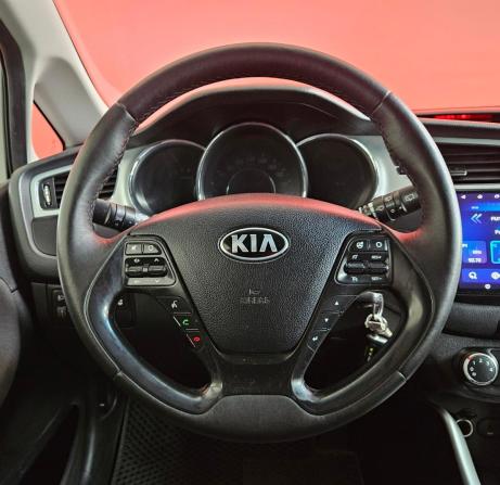 Kia Ceed II с пробегом 2012 года, цена 999 000 рублей, 198157 км, хэтчбек, Автокод Объявления