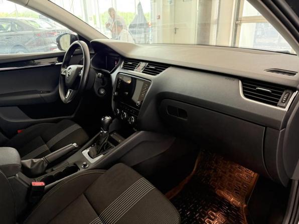 Skoda Octavia III (A7) Рестайлинг с пробегом 2020 года, цена 2 330 000 рублей, 132995 км, лифтбек, Автокод Объявления