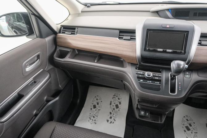Honda Freed II Рестайлинг с пробегом 2020 года, цена 1 649 000 рублей, 121000 км, компактвэн, Автокод Объявления