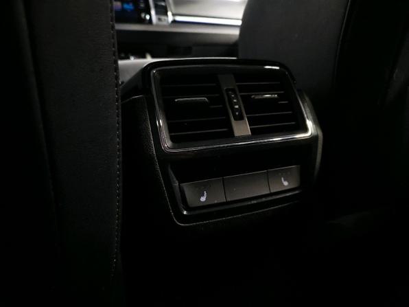 Skoda Karoq I с пробегом 2021 года, цена 2 769 000 рублей, 57023 км, внедорожник, Автокод Объявления