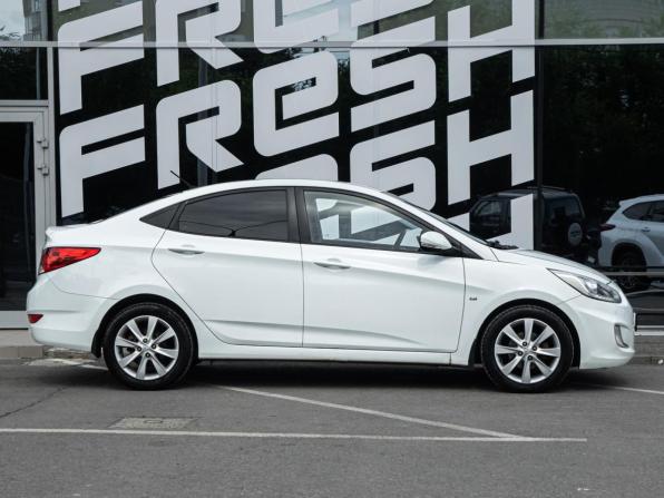 Hyundai Solaris I с пробегом 2013 года, цена 949 000 рублей, 184926 км, седан, Автокод Объявления