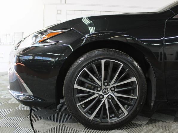 Lexus ES VII Рестайлинг с пробегом 2022 года, цена 4 495 000 рублей, 65000 км, седан, Автокод Объявления