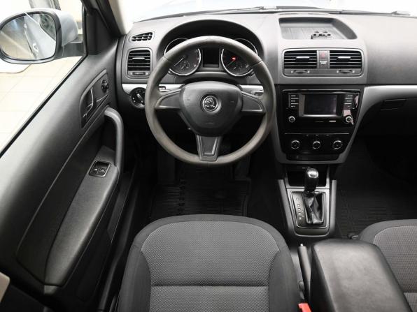 Skoda Yeti I Рестайлинг с пробегом 2015 года, цена 1 240 000 рублей, 206413 км, внедорожник, Автокод Объявления
