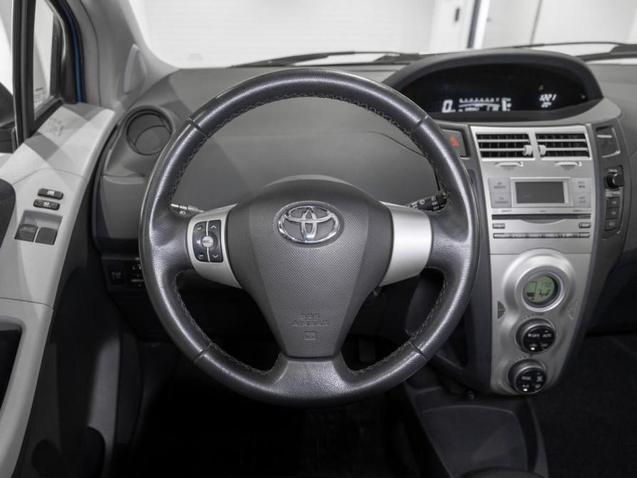 Toyota Yaris II Москва  - изображение 10