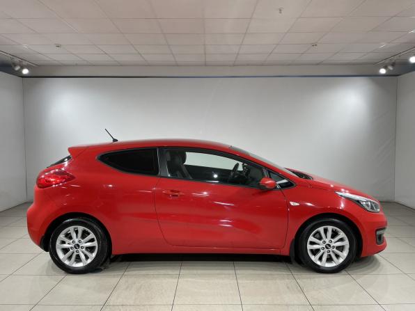 Kia Ceed II Рестайлинг с пробегом 2016 года, цена 1 449 000 рублей, 118753 км, хэтчбек, Автокод Объявления