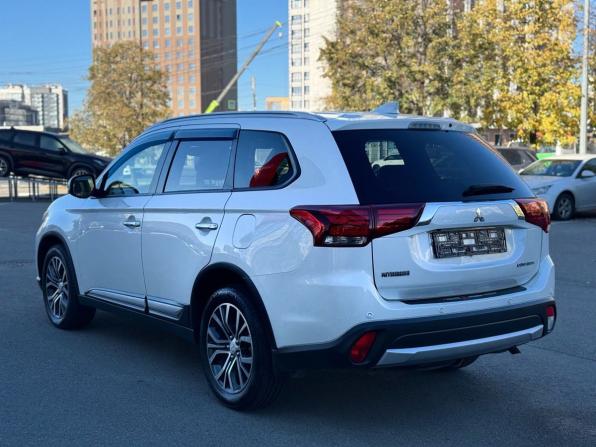 Mitsubishi Outlander III Рестайлинг 3 с пробегом 2018 года, цена 2 190 000 рублей, 144871 км, внедорожник, Автокод Объявления