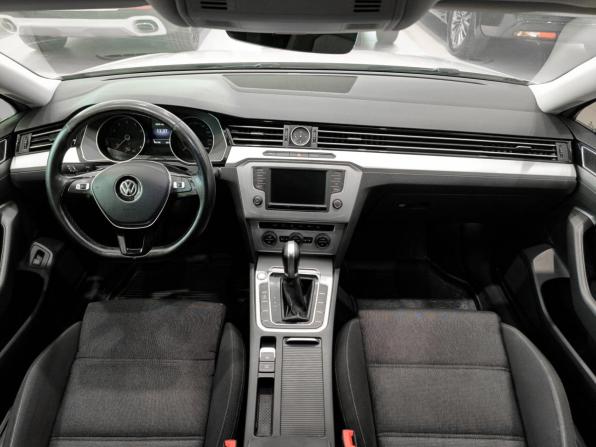 Volkswagen Passat B8 с пробегом 2015 года, цена 1 698 000 рублей, 182196 км, седан, Автокод Объявления