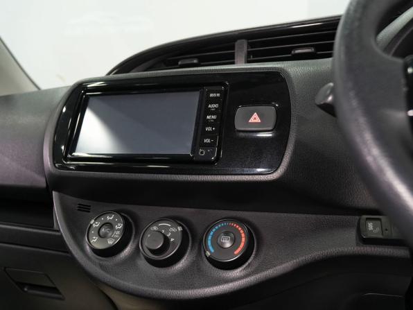 Toyota Vitz III (XP130) Рестайлинг 2 с пробегом 2018 года, цена 985 000 рублей, 97050 км, хэтчбек, Автокод Объявления