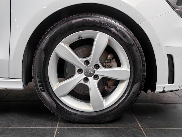 Audi A1 I (8X) с пробегом 2013 года, цена 948 000 рублей, 130496 км, хэтчбек, Автокод Объявления