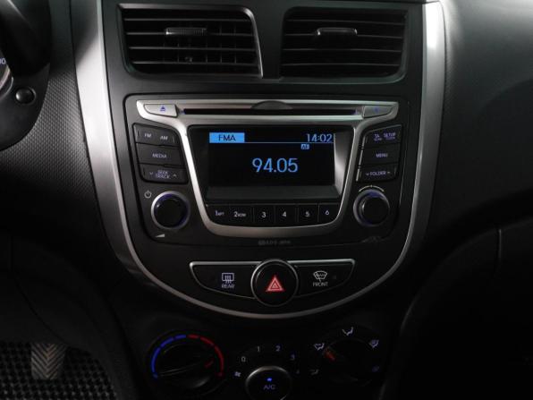 Hyundai Solaris I Рестайлинг с пробегом 2016 года, цена 715 000 рублей, 262307 км, седан, Автокод Объявления