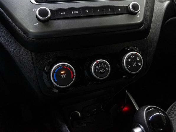 Kia Rio III Рестайлинг с пробегом 2017 года, цена 1 470 000 рублей, 38758 км, хэтчбек, Автокод Объявления