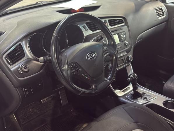 Kia Ceed II с пробегом 2014 года, цена 1 390 000 рублей, 63242 км, хэтчбек, Автокод Объявления