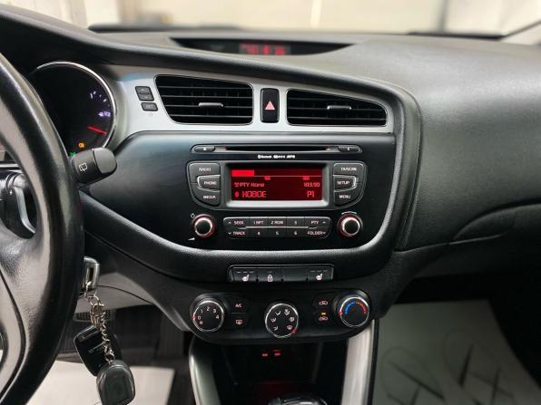 Kia Ceed II с пробегом 2014 года, цена 1 050 000 рублей, 71188 км, хэтчбек, Автокод Объявления