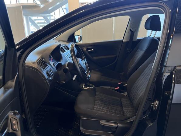 Volkswagen Polo V Рестайлинг с пробегом 2019 года, цена 1 290 000 рублей, 114790 км, седан, Автокод Объявления