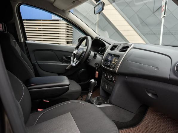 Renault Logan II Рестайлинг с пробегом 2019 года, цена 974 000 рублей, 80722 км, седан, Автокод Объявления