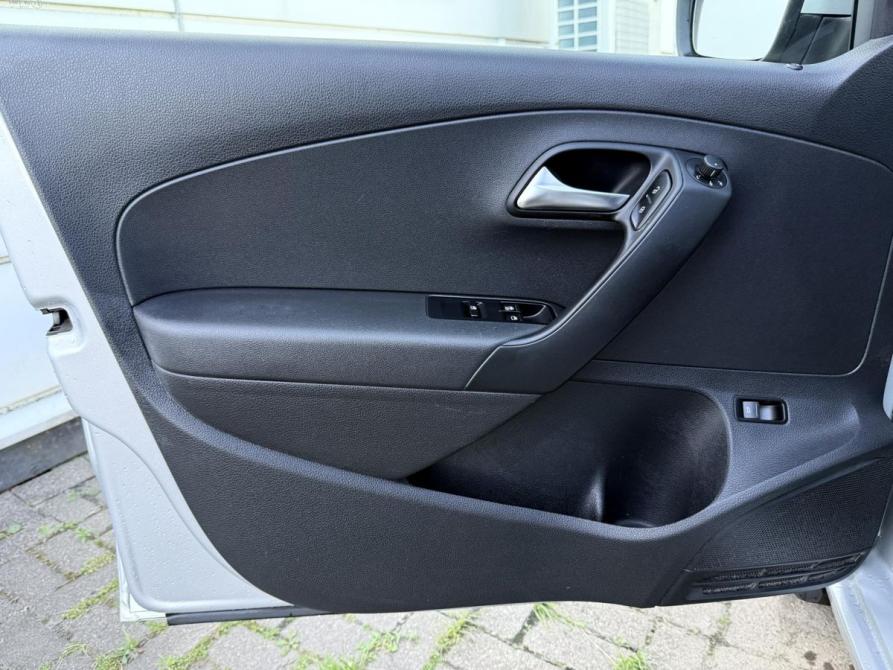 Volkswagen Polo V Рестайлинг Курск  - изображение 15