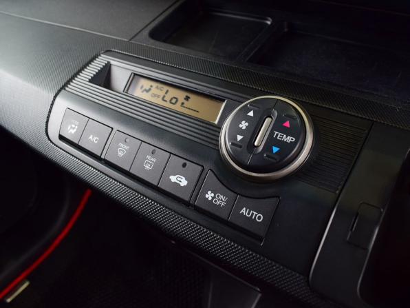 Honda Freed I Рестайлинг с пробегом 2013 года, цена 999 995 рублей, 235779 км, компактвэн, Автокод Объявления