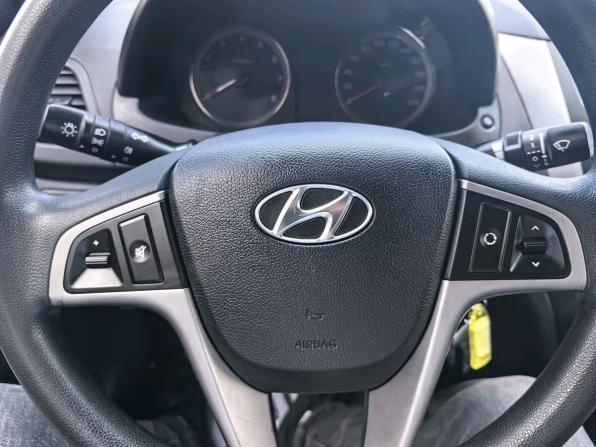 Hyundai Solaris I Рестайлинг с пробегом 2016 года, цена 1 029 900 рублей, 106000 км, седан, Автокод Объявления