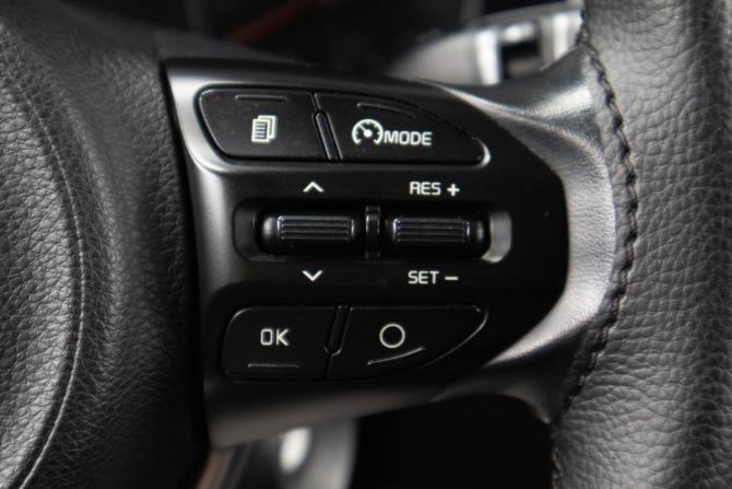 Kia Rio IV Рестайлинг с пробегом 2021 года, цена 1 379 000 рублей, 136520 км, седан, Автокод Объявления